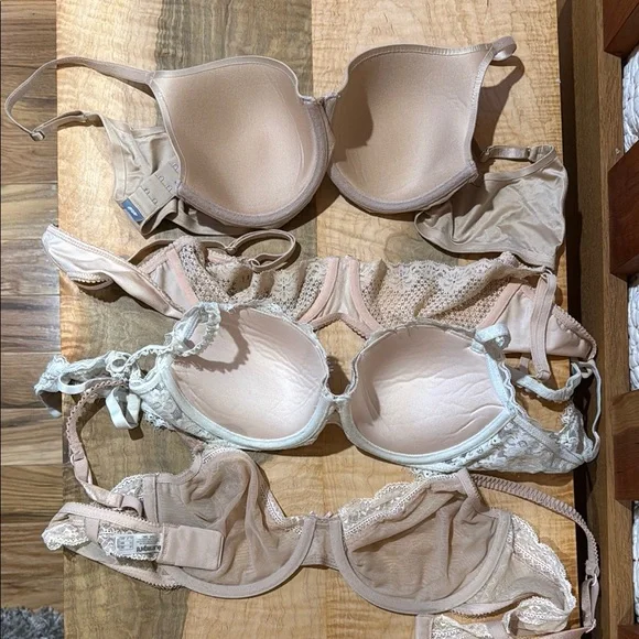 Four Neutral Bras with Underwire Support - Picture 8 of 8
